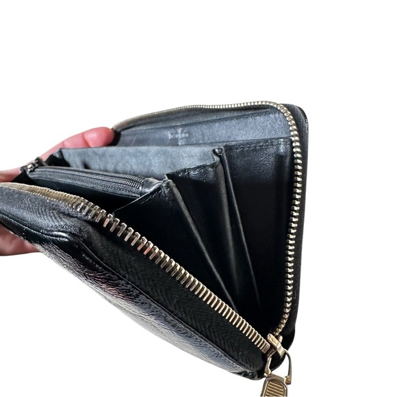 YSL Belle Du Jour Black Patent Leather Zip-Around Continental Wallet - Picture 8 of 12